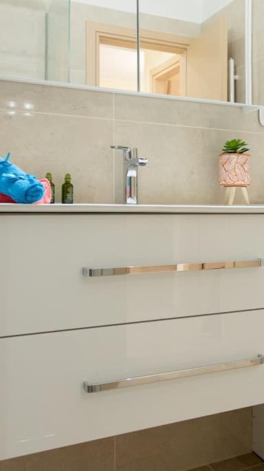 Luxury Apartment In Garitsa Bay Corfu  Екстериор снимка